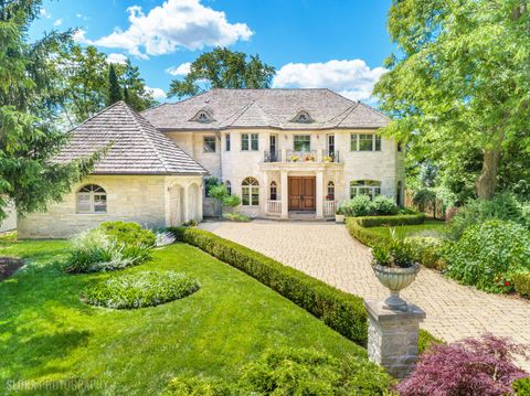 Photo of 1009 Kings Lane, Glenview, IL 60025 (MLS # 12514612)