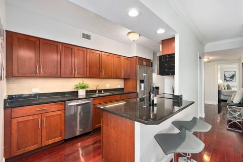 Tiny photo for 3180 N Lake Shore Drive #4B, Chicago, IL 60657 (MLS # 12591158)