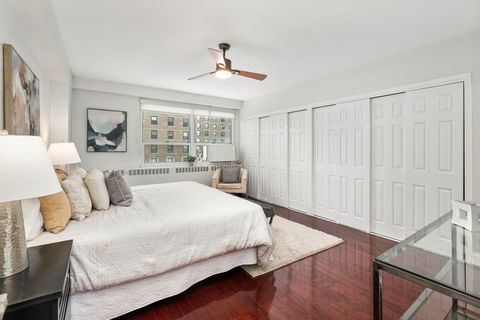 Tiny photo for 3180 N Lake Shore Drive #4B, Chicago, IL 60657 (MLS # 12591158)