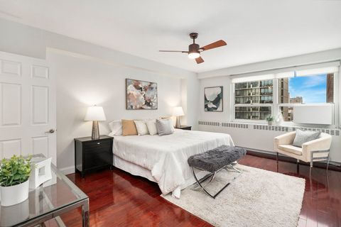 Tiny photo for 3180 N Lake Shore Drive #4B, Chicago, IL 60657 (MLS # 12591158)