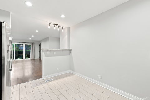 Tiny photo for 400 E KENSINGTON Road #B, Mount Prospect, IL 60056 (MLS # 12785215)