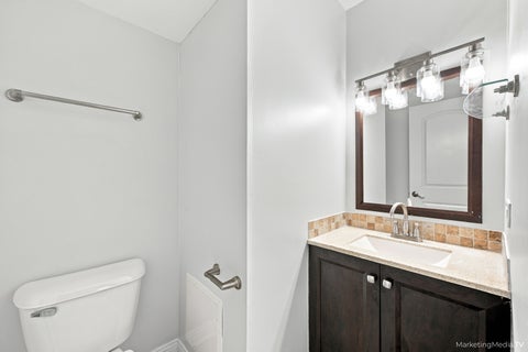 Tiny photo for 400 E KENSINGTON Road #B, Mount Prospect, IL 60056 (MLS # 12785215)