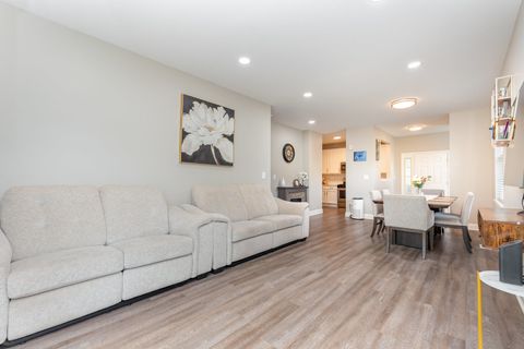 Tiny photo for 954 Genesee Drive #954, Naperville, IL 60563 (MLS # 12474856)