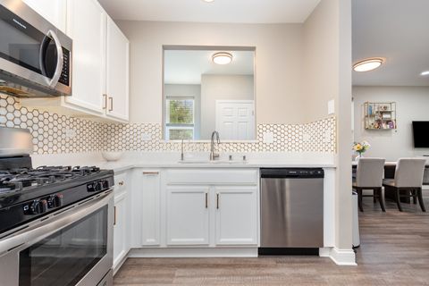 Tiny photo for 954 Genesee Drive #954, Naperville, IL 60563 (MLS # 12474856)
