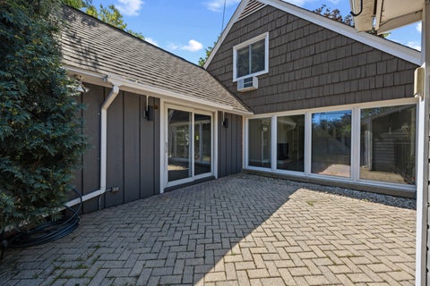 Tiny photo for 2207 Crawford Avenue, Evanston, IL 60201 (MLS # 12693326)