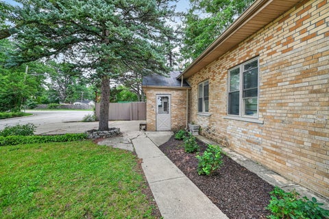 Tiny photo for 75 N 2nd Avenue, Des Plaines, IL 60016 (MLS # 12760263)