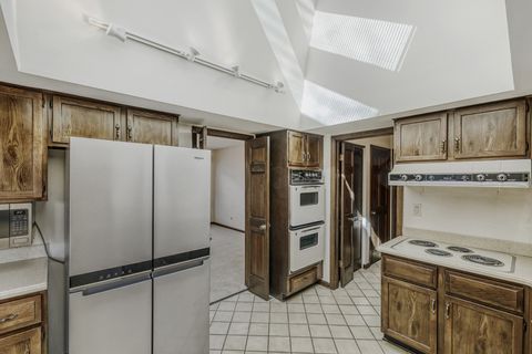 Tiny photo for 2113 Greenock Street, Inverness, IL 60067 (MLS # 12577294)