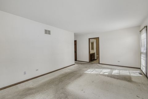 Tiny photo for 2113 Greenock Street, Inverness, IL 60067 (MLS # 12577294)