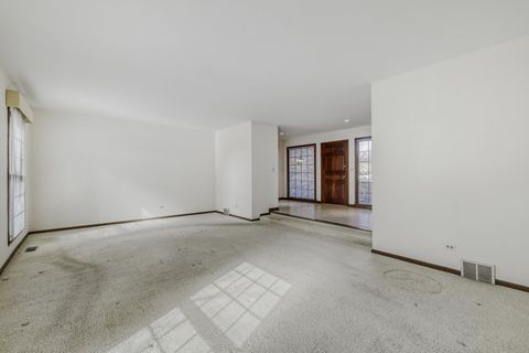 Tiny photo for 2113 Greenock Street, Inverness, IL 60067 (MLS # 12577294)