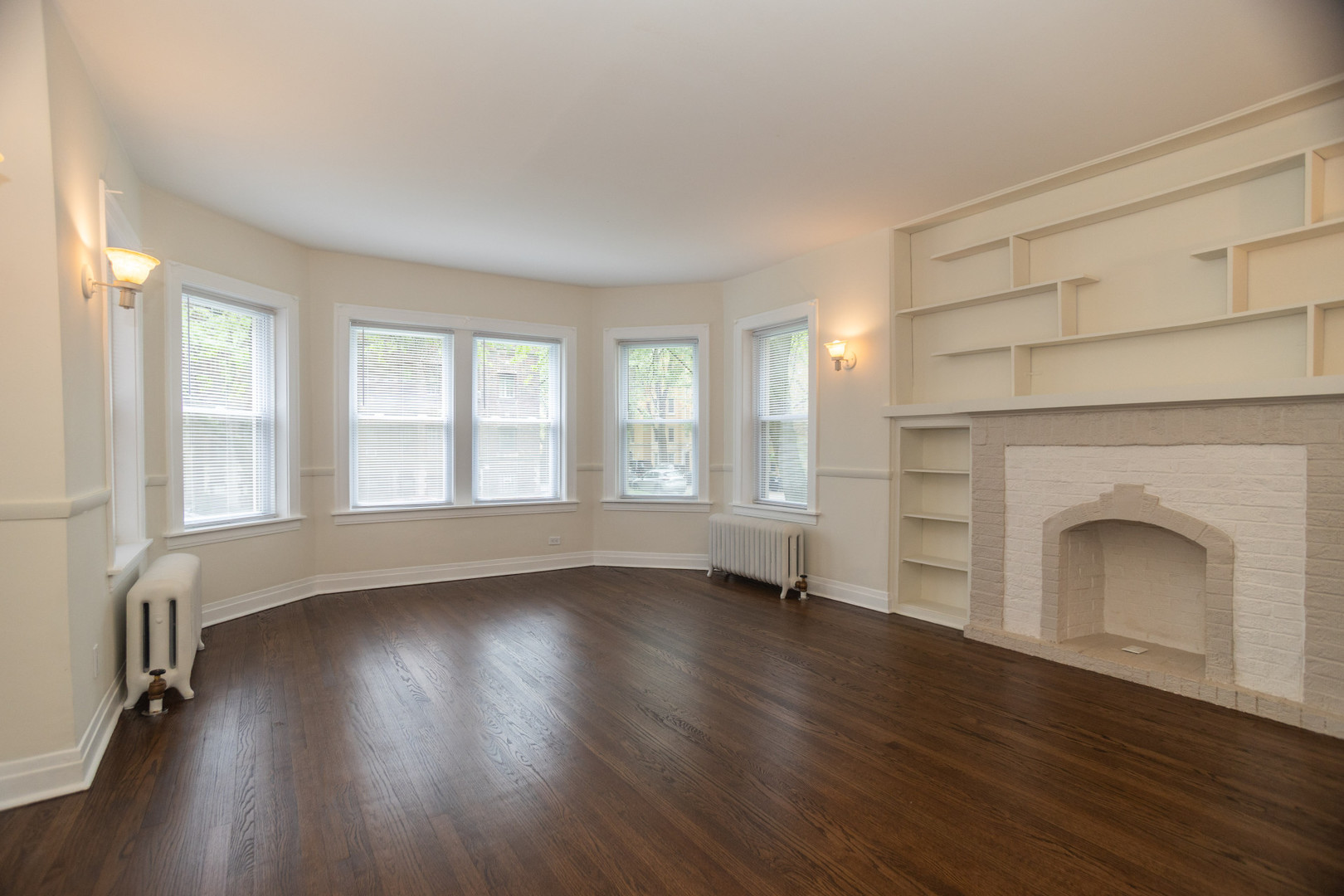 2226 W ARTHUR Avenue 1
