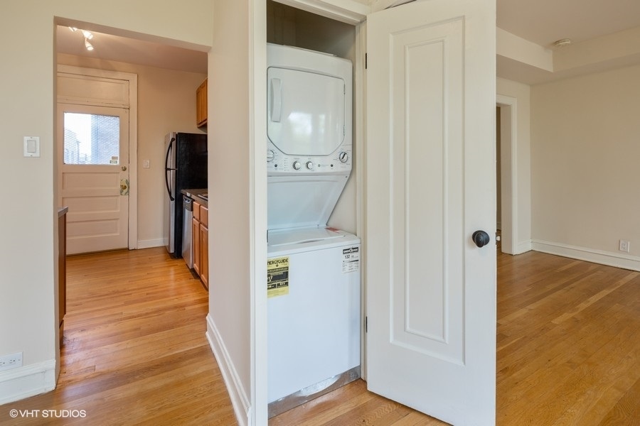 3507 N Racine Avenue 3W