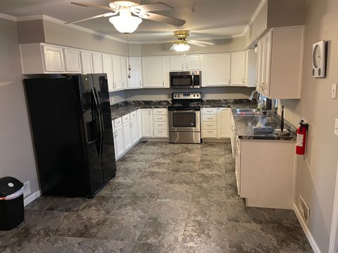 Tiny photo for 1804 W Copeland Street, Marion, IL 62959 (MLS # 12587065)