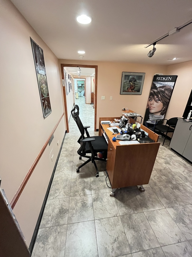 809 RIDGE Road 1north