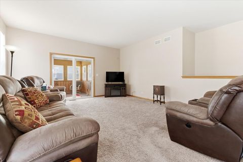 Tiny photo for 8 E Hague Drive, Antioch, IL 60002 (MLS # 12551609)