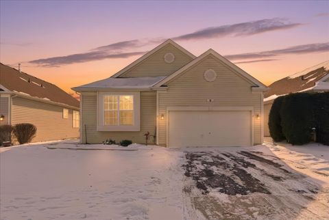 Tiny photo for 8 E Hague Drive, Antioch, IL 60002 (MLS # 12551609)