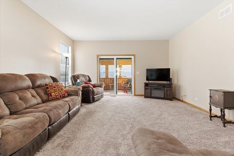 Tiny photo for 8 E Hague Drive, Antioch, IL 60002 (MLS # 12551609)