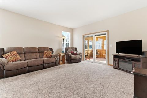 Tiny photo for 8 E Hague Drive, Antioch, IL 60002 (MLS # 12551609)