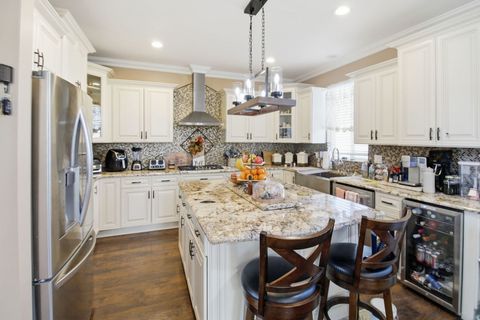 Tiny photo for 818 Vertin Boulevard, Shorewood, IL 60404 (MLS # 12550834)