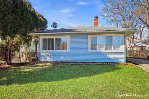 Tiny photo for 2304 Dickey Avenue, North Chicago, IL 60064 (MLS # 12572418)