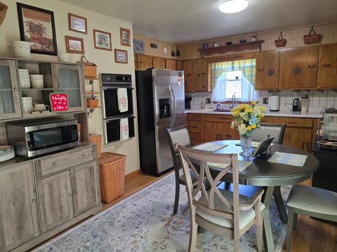 Tiny photo for 909 S Jackson Street, Mcleansboro, IL 62859 (MLS # 12586456)