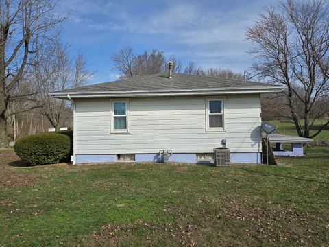 Tiny photo for 909 S Jackson Street, Mcleansboro, IL 62859 (MLS # 12586456)