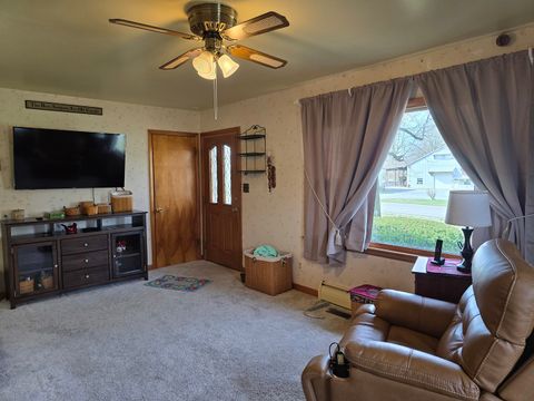 Tiny photo for 909 S Jackson Street, Mcleansboro, IL 62859 (MLS # 12586456)