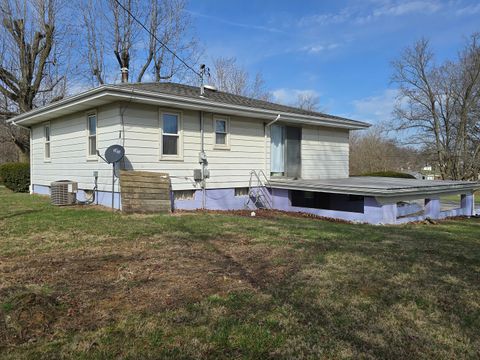 Tiny photo for 909 S Jackson Street, Mcleansboro, IL 62859 (MLS # 12586456)