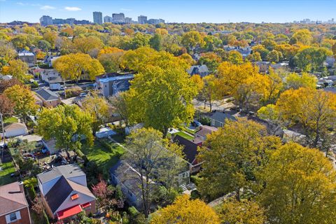 Tiny photo for 2011 Grey Avenue, Evanston, IL 60201 (MLS # 12531821)