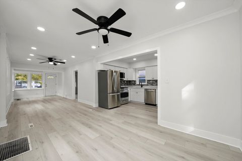 Tiny photo for 2011 Grey Avenue, Evanston, IL 60201 (MLS # 12531821)