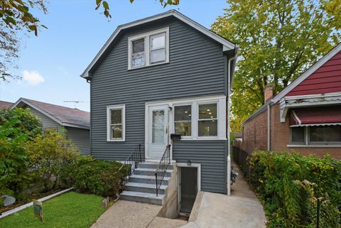 Tiny photo for 2011 Grey Avenue, Evanston, IL 60201 (MLS # 12531821)
