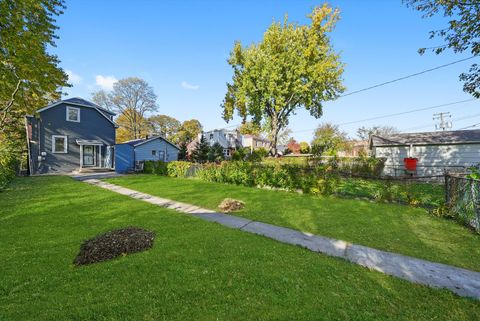 Tiny photo for 2011 Grey Avenue, Evanston, IL 60201 (MLS # 12531821)