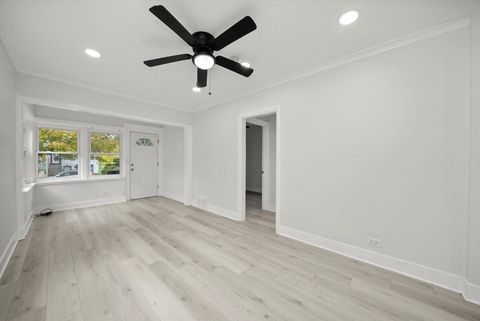 Tiny photo for 2011 Grey Avenue, Evanston, IL 60201 (MLS # 12531821)