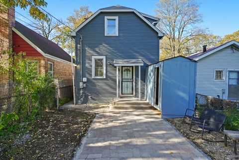 Tiny photo for 2011 Grey Avenue, Evanston, IL 60201 (MLS # 12531821)