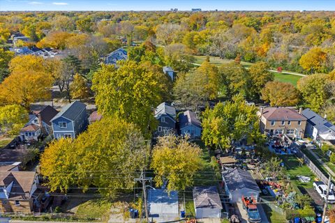 Tiny photo for 2011 Grey Avenue, Evanston, IL 60201 (MLS # 12531821)