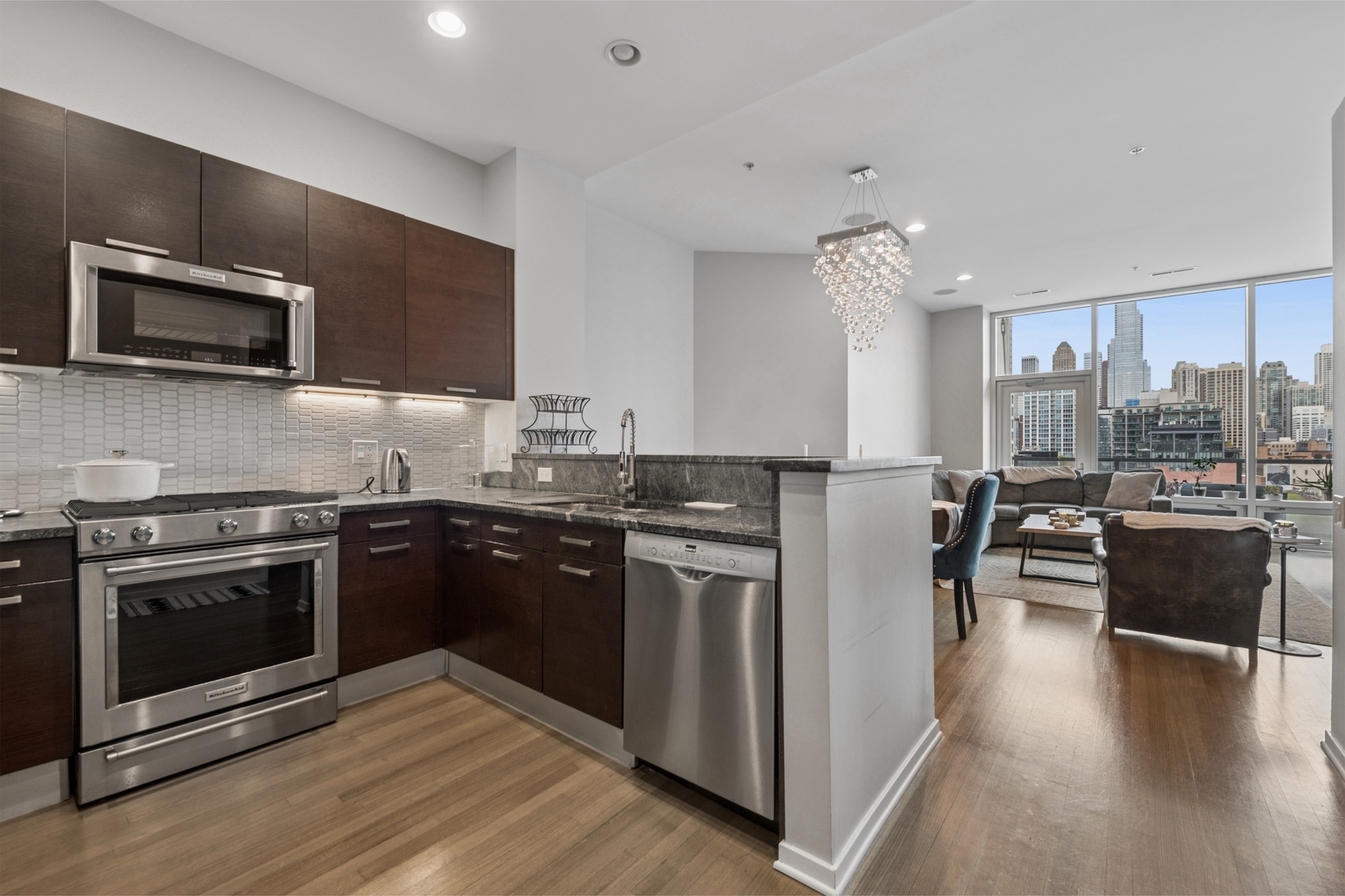 500 W SUPERIOR Street 813