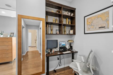 Tiny photo for 500 W SUPERIOR Street #813, Chicago, IL 60654 (MLS # 12624380)