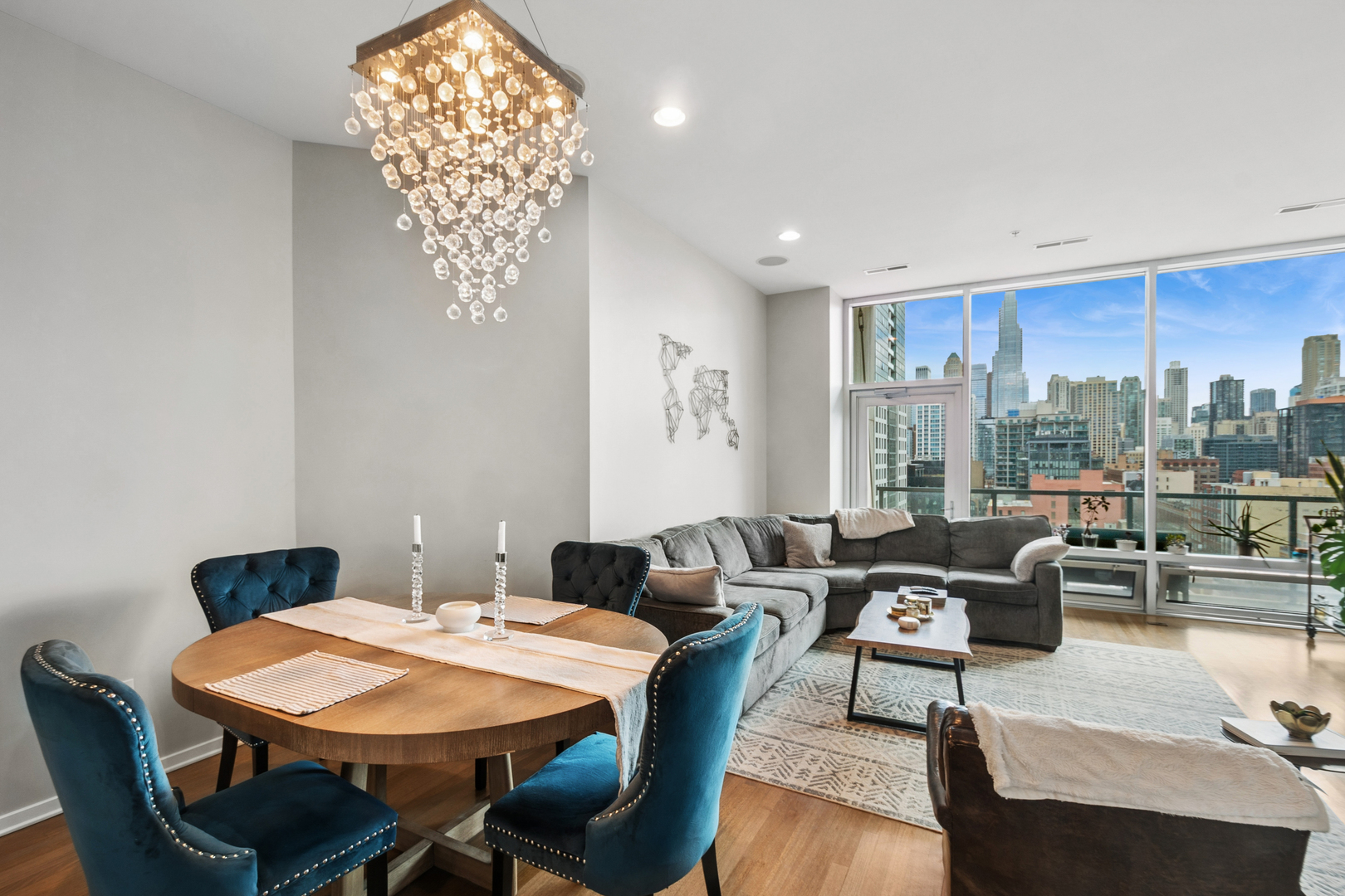 500 W SUPERIOR Street 813