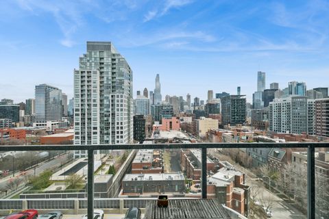 Tiny photo for 500 W SUPERIOR Street #813, Chicago, IL 60654 (MLS # 12624380)