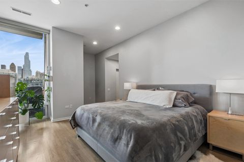 Tiny photo for 500 W SUPERIOR Street #813, Chicago, IL 60654 (MLS # 12624380)