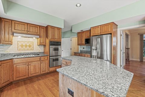 Tiny photo for 5420 Belmont Court, Libertyville, IL 60048 (MLS # 12457190)