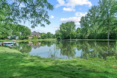 Tiny photo for 5420 Belmont Court, Libertyville, IL 60048 (MLS # 12457190)