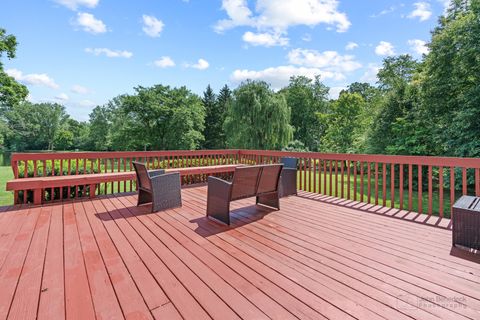 Tiny photo for 5420 Belmont Court, Libertyville, IL 60048 (MLS # 12457190)