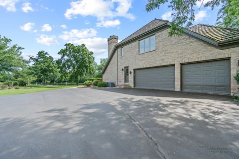 Tiny photo for 5420 Belmont Court, Libertyville, IL 60048 (MLS # 12457190)