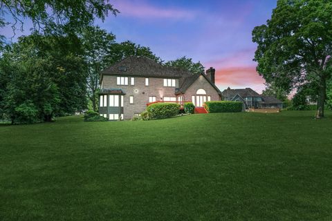 Tiny photo for 5420 Belmont Court, Libertyville, IL 60048 (MLS # 12457190)