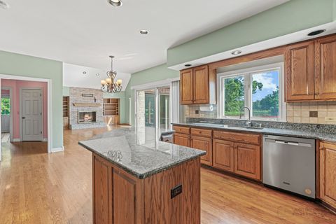 Tiny photo for 5420 Belmont Court, Libertyville, IL 60048 (MLS # 12457190)