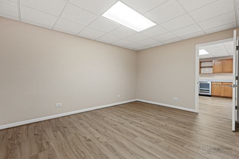 Tiny photo for 5420 Belmont Court, Libertyville, IL 60048 (MLS # 12457190)