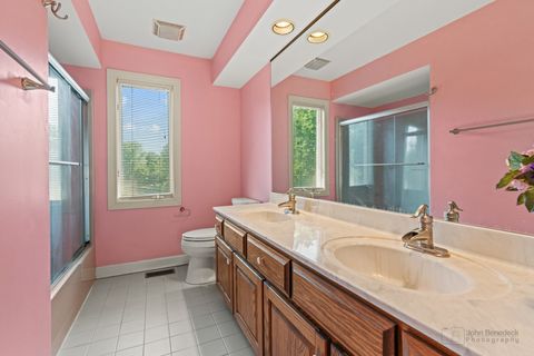 Tiny photo for 5420 Belmont Court, Libertyville, IL 60048 (MLS # 12457190)