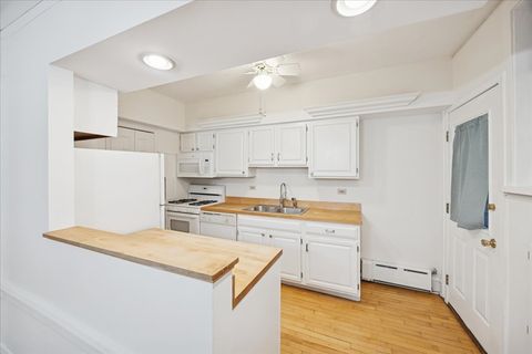 Tiny photo for 7348 Lake Street #2E, River Forest, IL 60305 (MLS # 12587595)