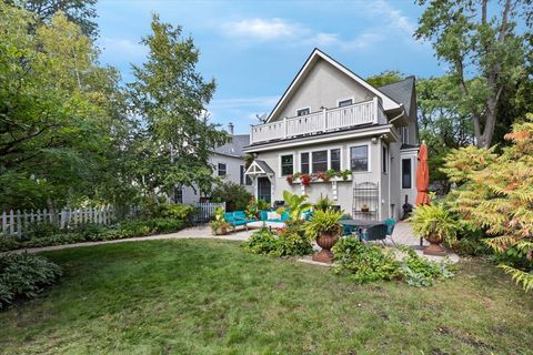 Tiny photo for 2019 W Greenleaf Avenue, Chicago, IL 60645 (MLS # 12471949)