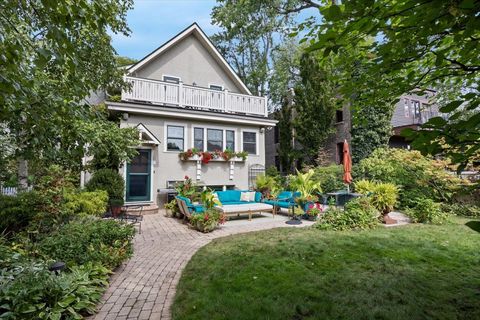 Tiny photo for 2019 W Greenleaf Avenue, Chicago, IL 60645 (MLS # 12471949)